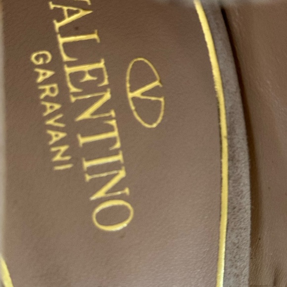 VALENTINO GARAVANI
Tan-Go Platform Pumps 155 New Box size IT 41 - Picture 6 of 16